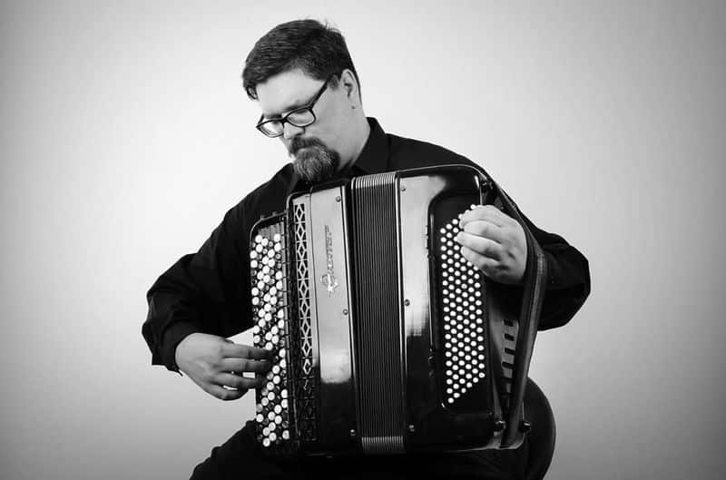 Vladimir Gorup Foto 4- Akkordeonist Fotostudio Monoline, M. R Azarno